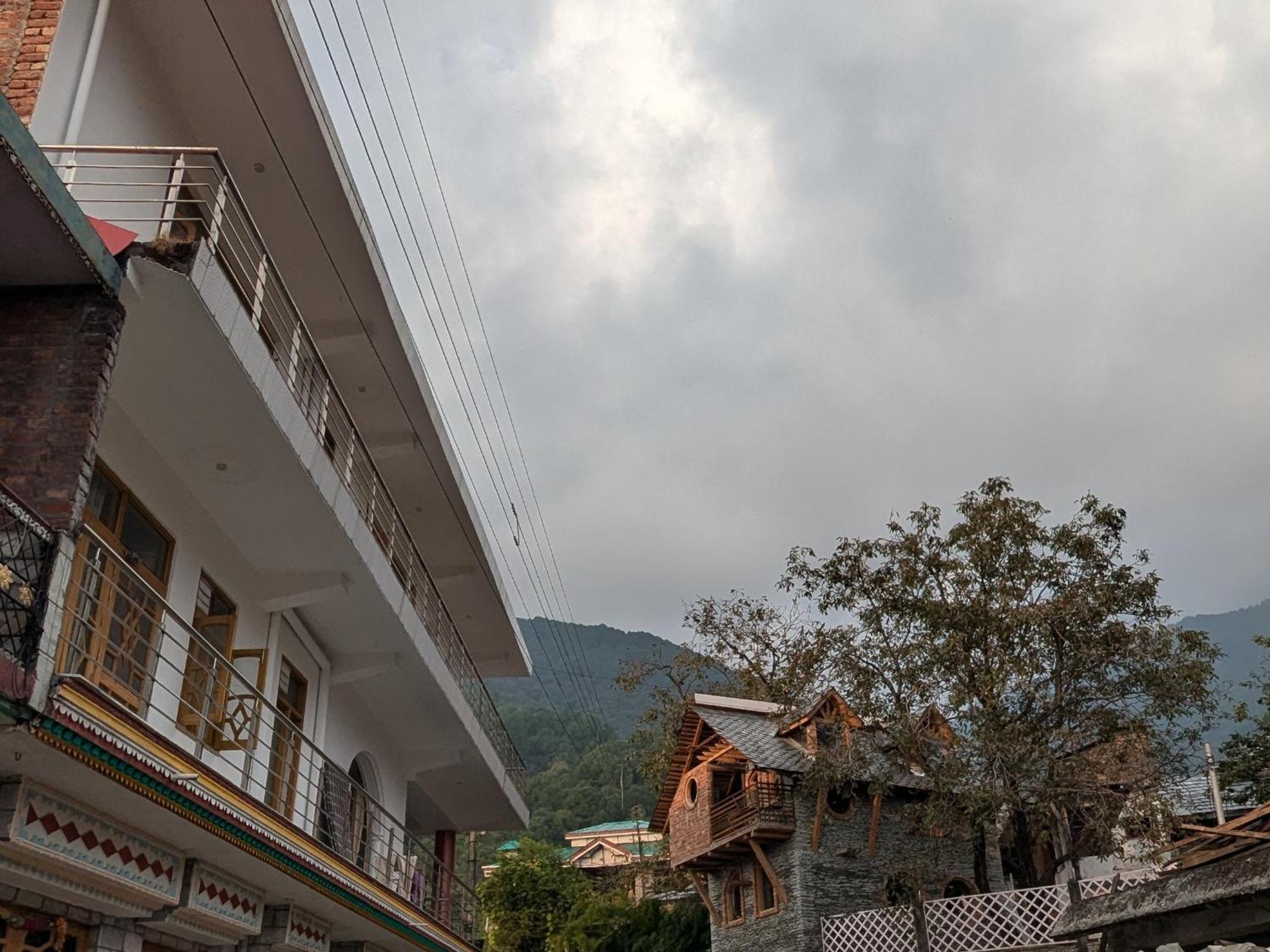 La Casa By Cosmic Kriya Hostel Bir  Bagian luar foto
