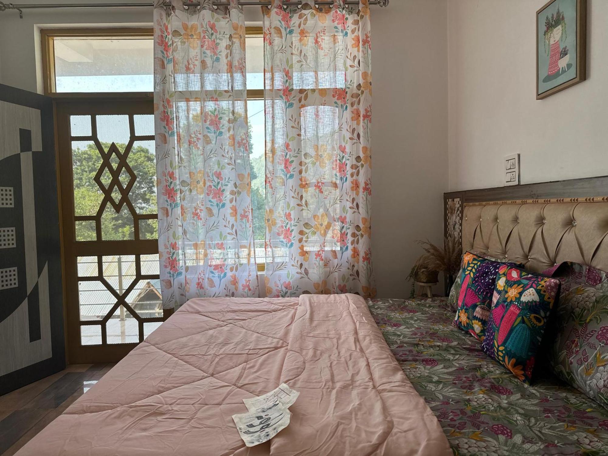 La Casa By Cosmic Kriya Hostel Bir  Bagian luar foto